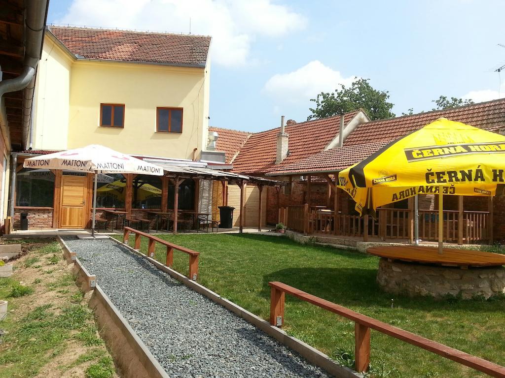 Vojkovice  Village Pub & Bbq المظهر الخارجي الصورة